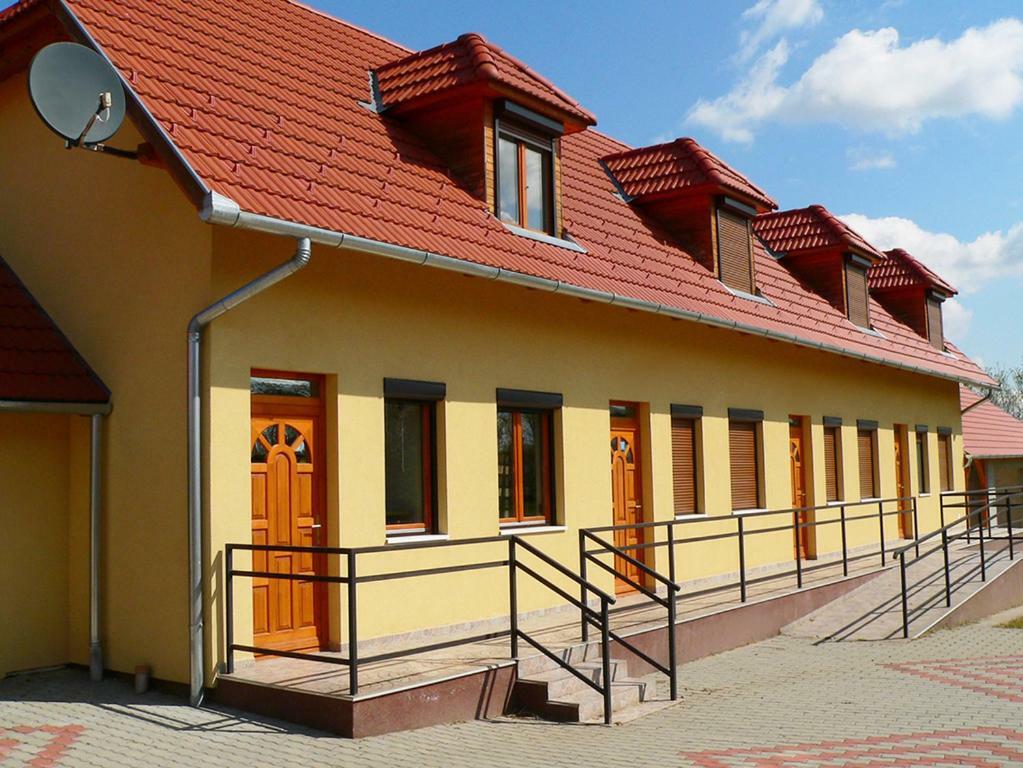 S'Schnoganeschd Villa Nemesvid Exterior foto